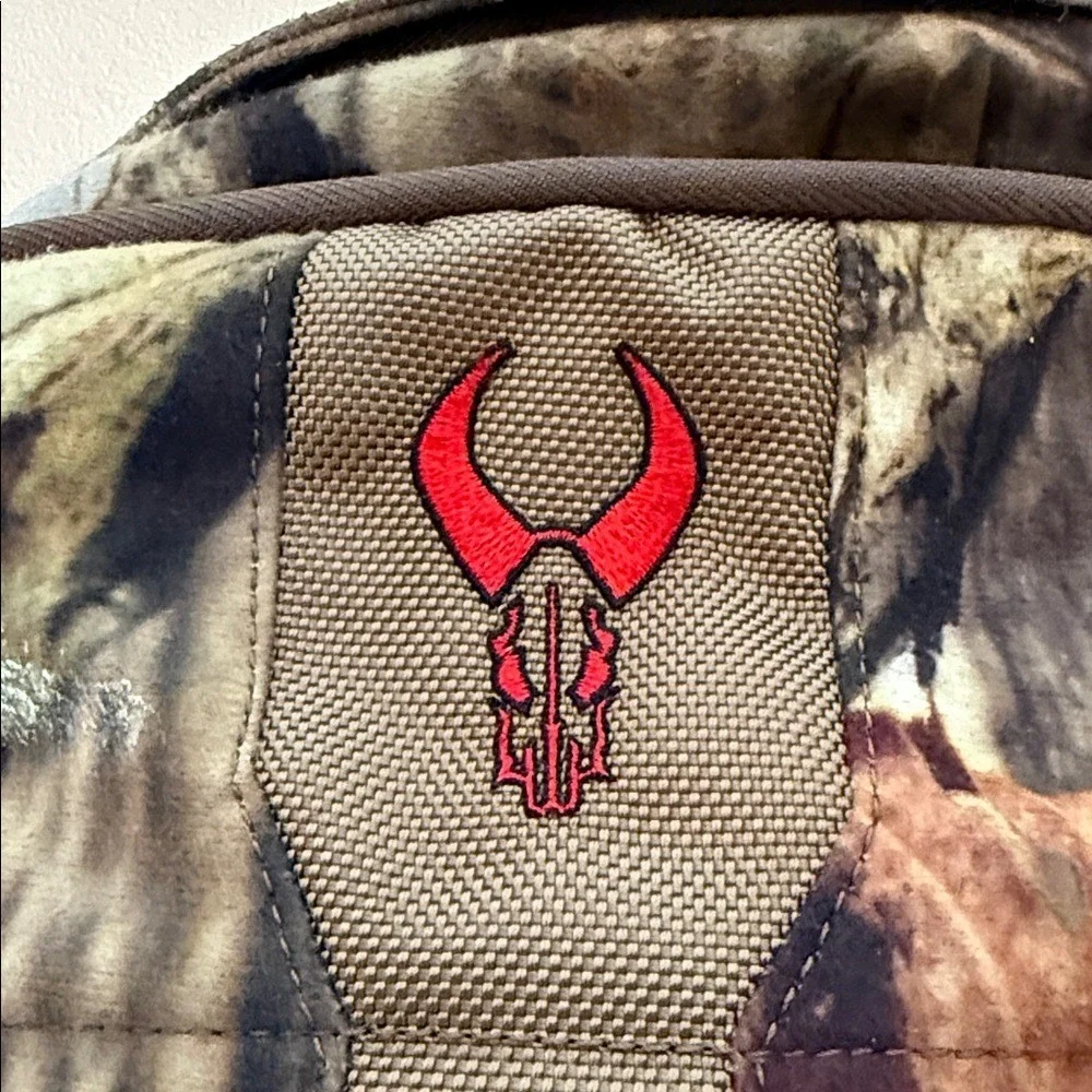 Badlands H2 Camo Hunting Backpack Red Skull‎ Logo